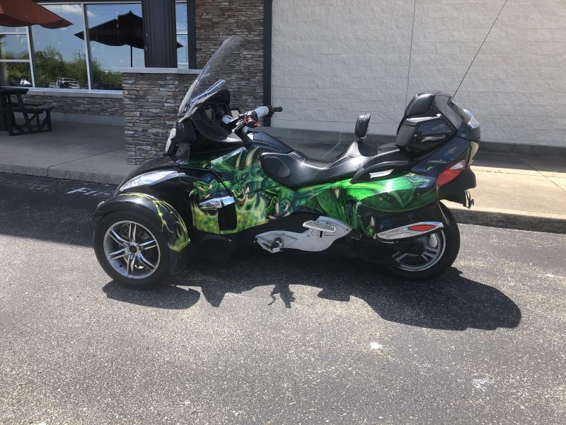 775C9C76 4979 4827 A712 6C7B51F3AC5E