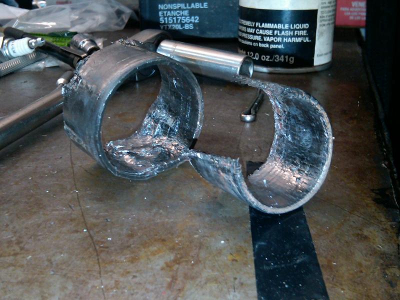 9,000km - pre-mature wear on slip-joint exhaust gaskets - the one on the right is on the right side of the Spyder. Half has been completely used and d