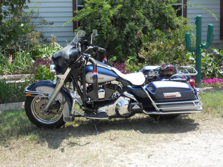 99 EG .. 2" lower and custom made seat pan. barely can see over the dash!!