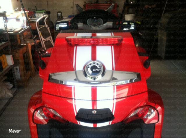 A great view of the RT rear bags with the GT racing stripes applied.