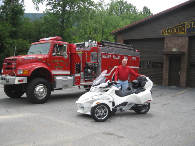 A Man, A Spyder and A Fire Truck!
