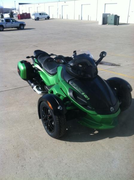 Accesories on and lookin pretty sweet