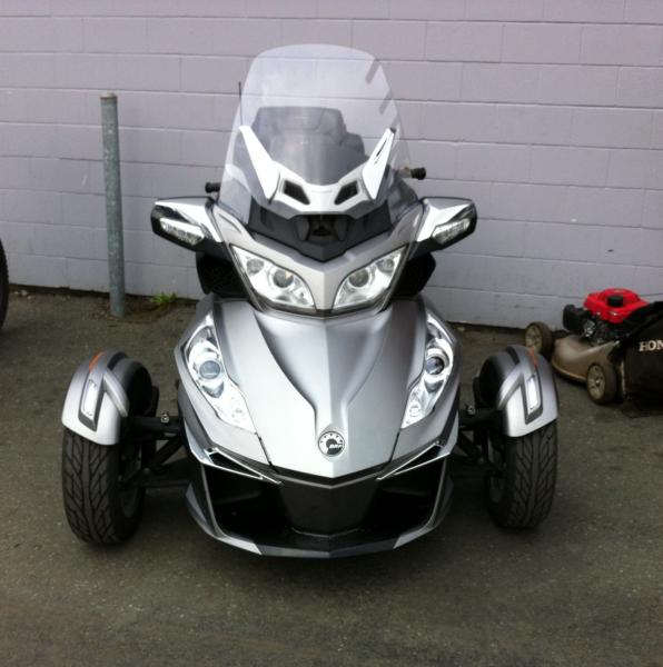 Added Air Scoop kit to my RT. Not cause of heat I just like the look of them!