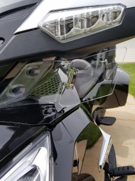 adjustable lower mirror wind deflectors