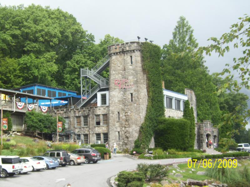 Another shot of the Ruby Falls building. The falls are underground; no we did not go inside.