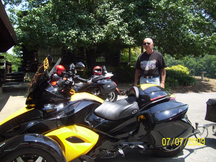 Arriving at Lamonsters.