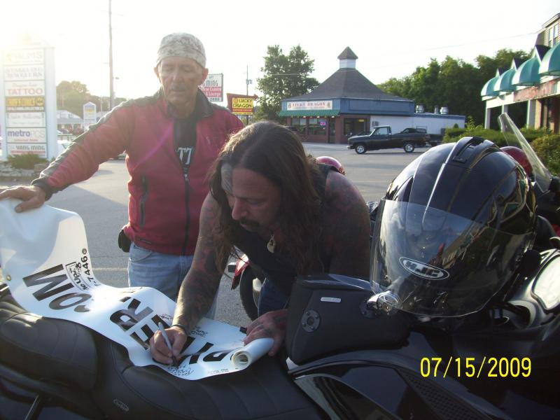Banner signing in Salem, NH.