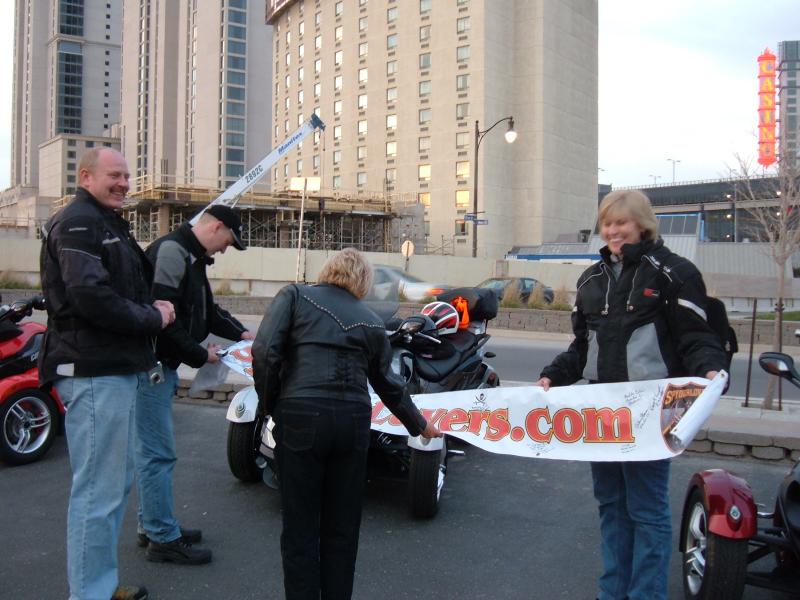 Banner Signing, Niagara Falls, April 18, 2009
