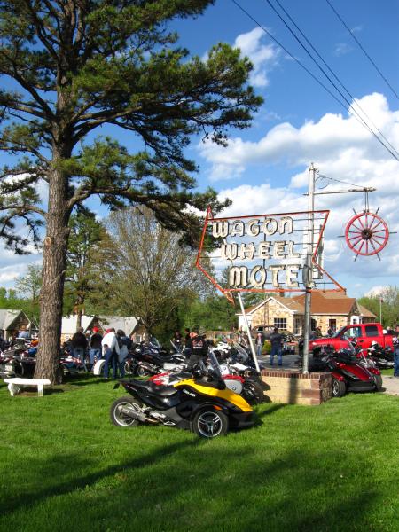 BBQ at the historic Wagon Wheel Motel on Route 66