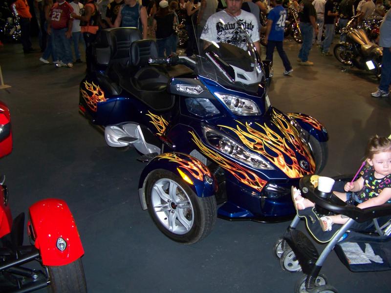 bikes, babes and music 002