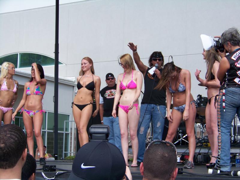 bikes, babes and music 015