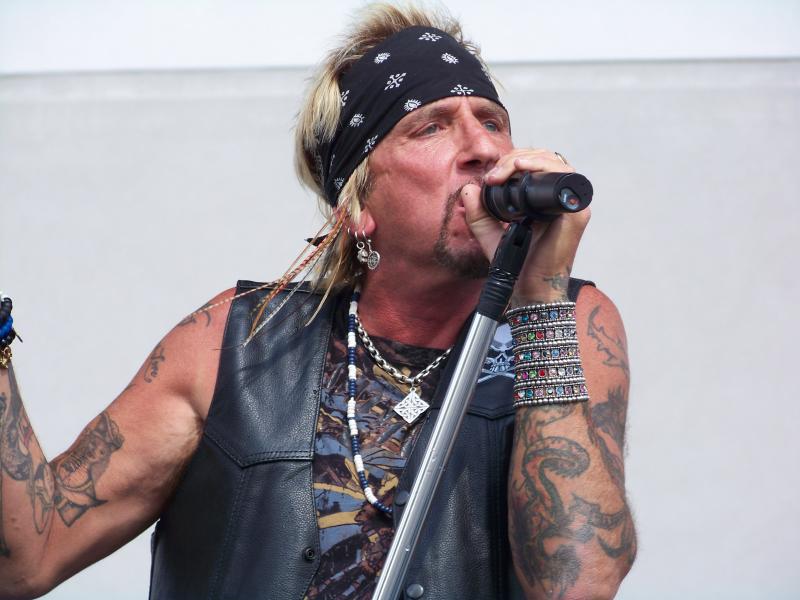 bikes, babes and music 024