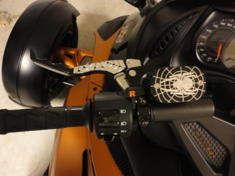 Black Anodized Billet Clutch lever & reservoir