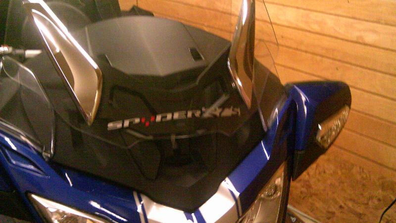 blacked out windshield support, spyder rts decal on lower half