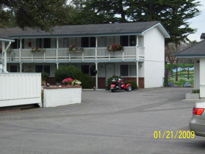 Blue Bird Inn, Cambria, CA