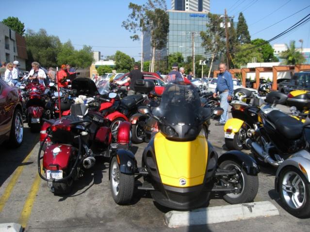 Bob's Big Boy meeting place-1