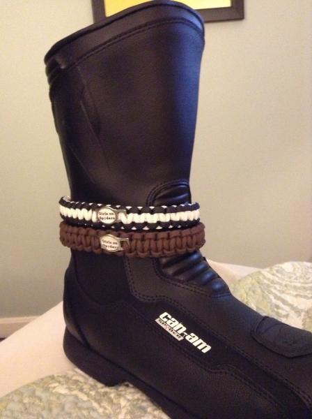 Bootstrap from Paracord Collars. Leashes and More Facebook page.