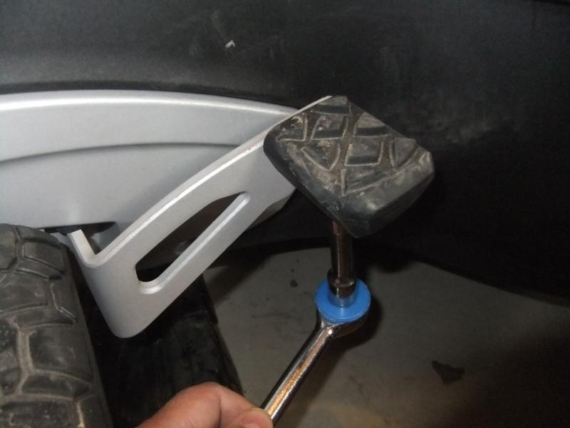 Break pedal rubber removal