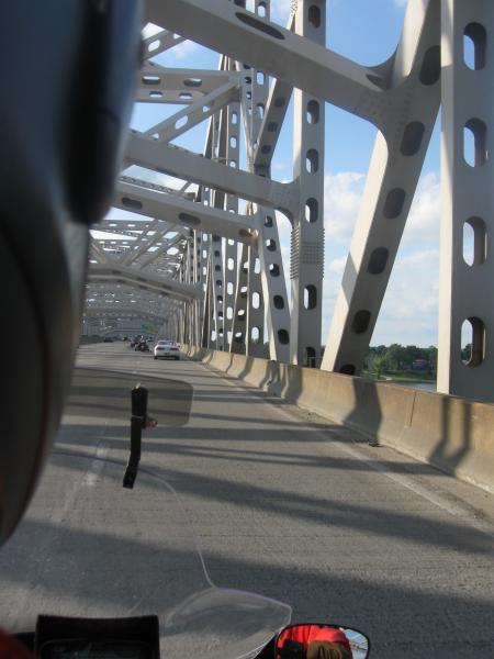 Bridge over the Ohio River enering Indiana.