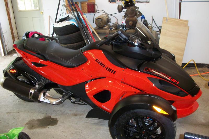 Bringin sexy back all by herself