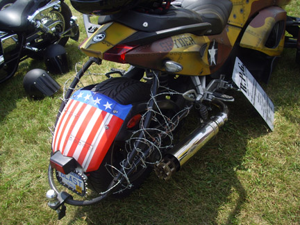 BRP Gunner (real barbed wire)