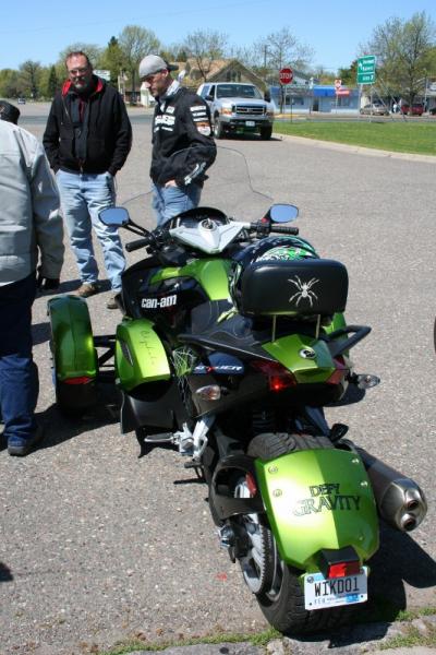 Butch & Troy chatting