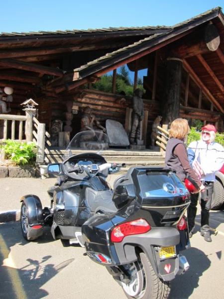 Camp 18 breakfast stop