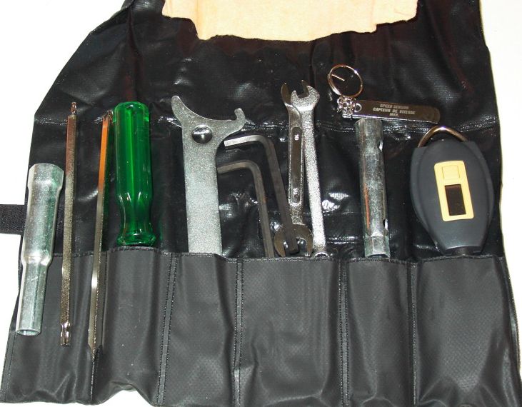 can am spyder 09 tool kit