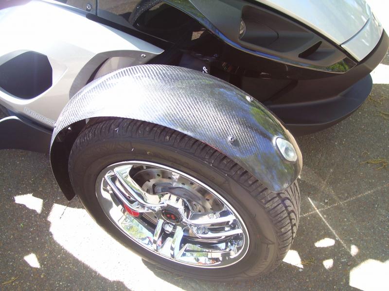 Carbon Fiber front right fender with Chrome Wheels