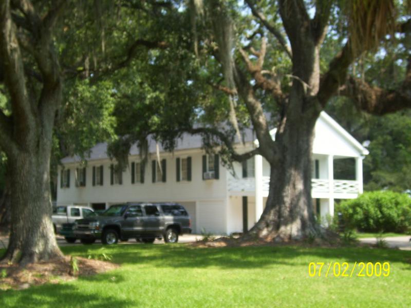 Care takers quarters. Bottom houses Mr. Fosters Jag, Benz and 3 motorcycles-one was a Harley trike.
