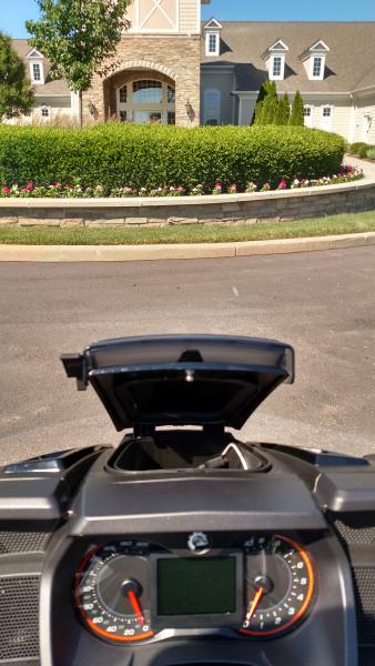 Center compartment opens right into the vent area. Nice option and looks great!