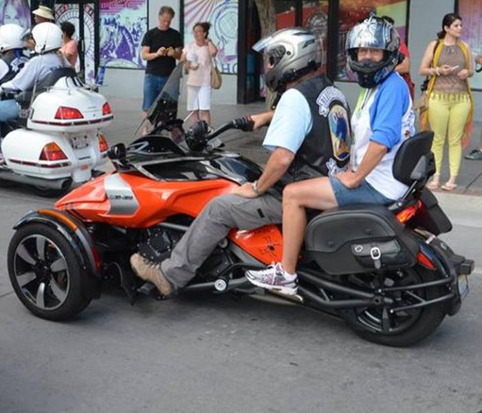 ChrisnDianaParade Cropped