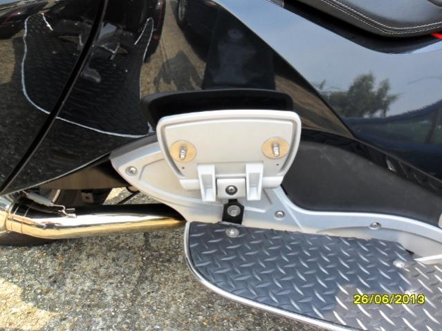 Close up of rear L Shaped bracket fitting