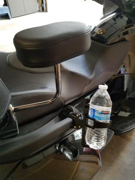 closer pic of clamp on drink holder