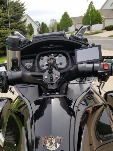 closer pic of spyder dock