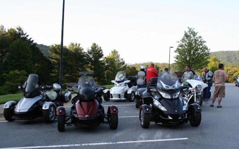 Coming home from Lamont's BBQ we pulled off the road to wait for one of our Spyders.