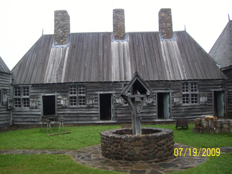 Courtyard area in L'Habitation.