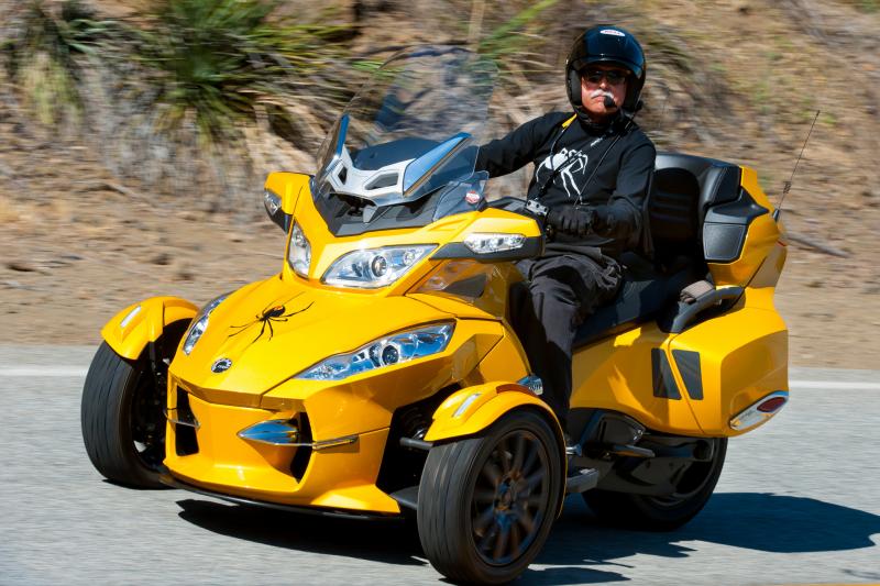 Cruisin on the Mullholland Hiway, in the Santa Monica Mountains.
