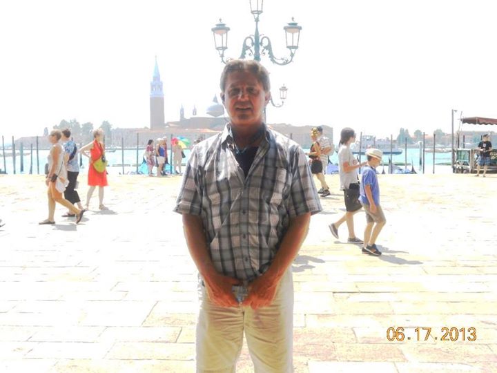 Darrell  in Venice Italy,  Does anyone have a large wrench I could borrow to unscrew that lamp post from my head ??