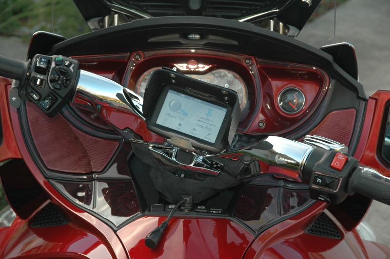 DSC 0339 Painted Dash & Speakers Grills