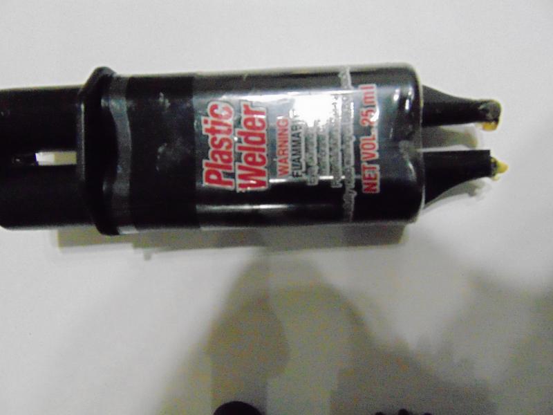 DSC00196
My favorite go to glue for all things spyder