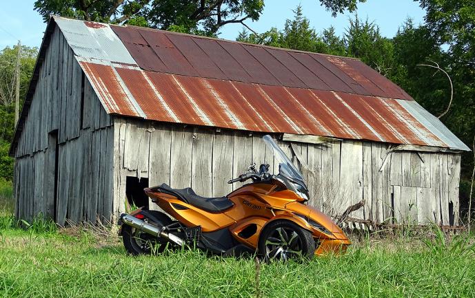 DSC02068I found this old barn on a secluded country road and it made for a great photo opp.