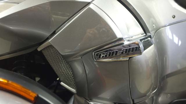 DSCF0041
Front side panels on bike