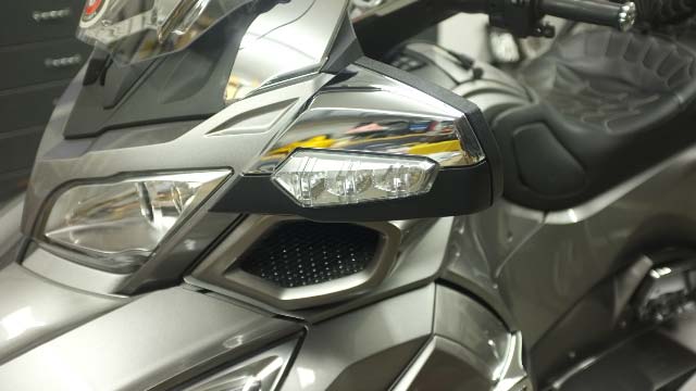 DSCF0059
Vertika Top Mini-vent oem paint