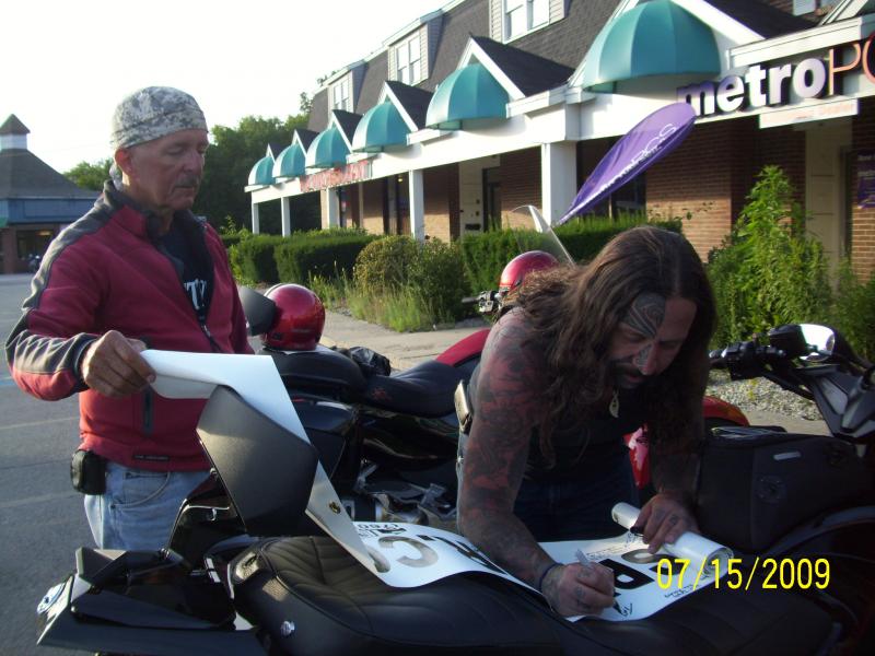 Dudley and Tatt2R doing the banner in Salem, NH.