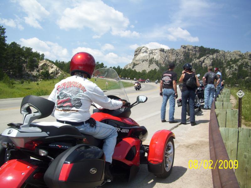 Dudley and the spyder at Mt Rushmore.