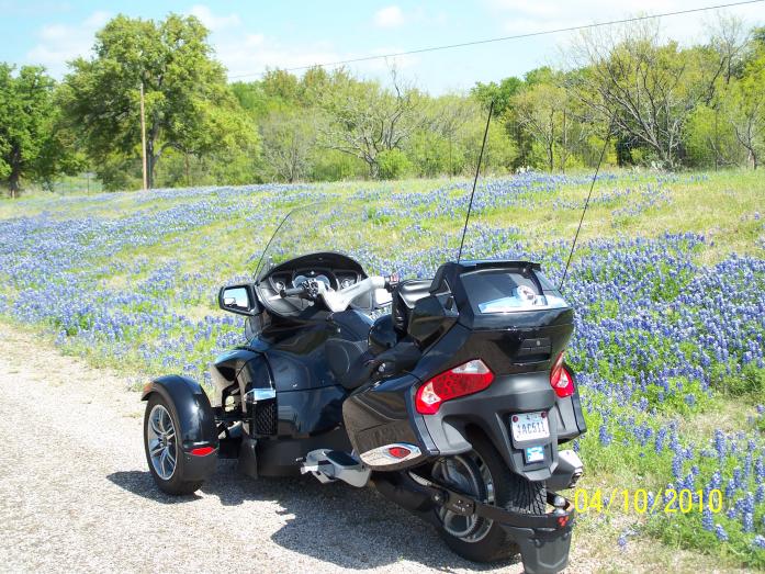 East of Llano  on 71 Syclemoms RTS