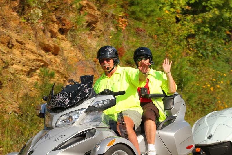 Ed and Mary Tail of the Dragon 2012 09 05 (e)