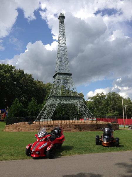 Effiel Tower Memorial Park