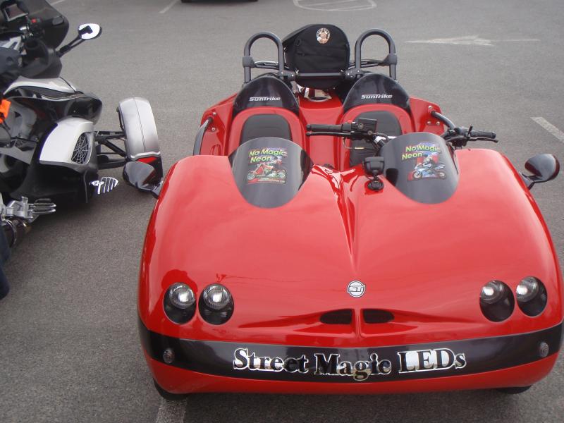 Ev & Pat No Magic Neon Reverse Trike (Sun Trike)